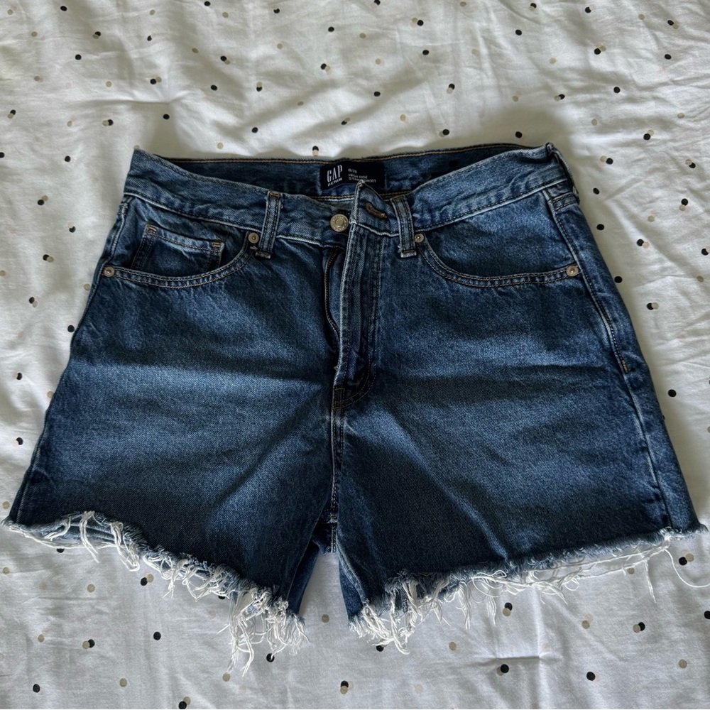 GAP shorts